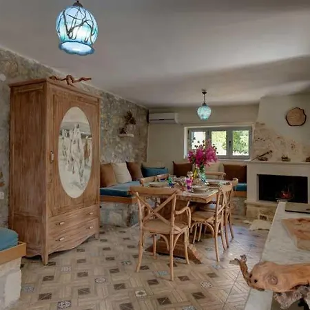 Iro Villa